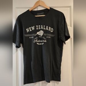 Men's Gray/Green New Zealand Graphic Tshirt